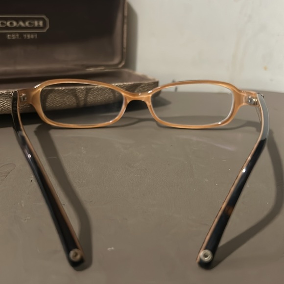 COACH-NICE PRESCRIPTION GLASSES(NEED TO REPLACE)-W/MATCHING CASE - Picture 9 of 10